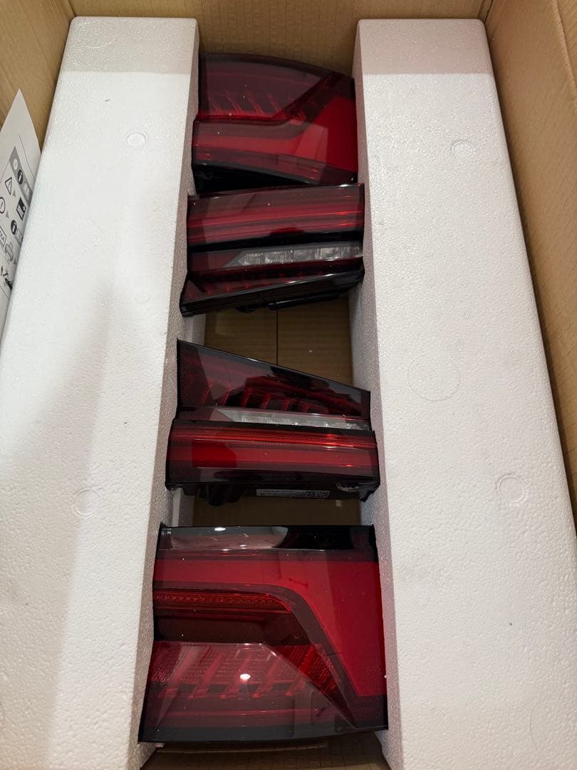 Audi A5 S5 純正　テールランプセット