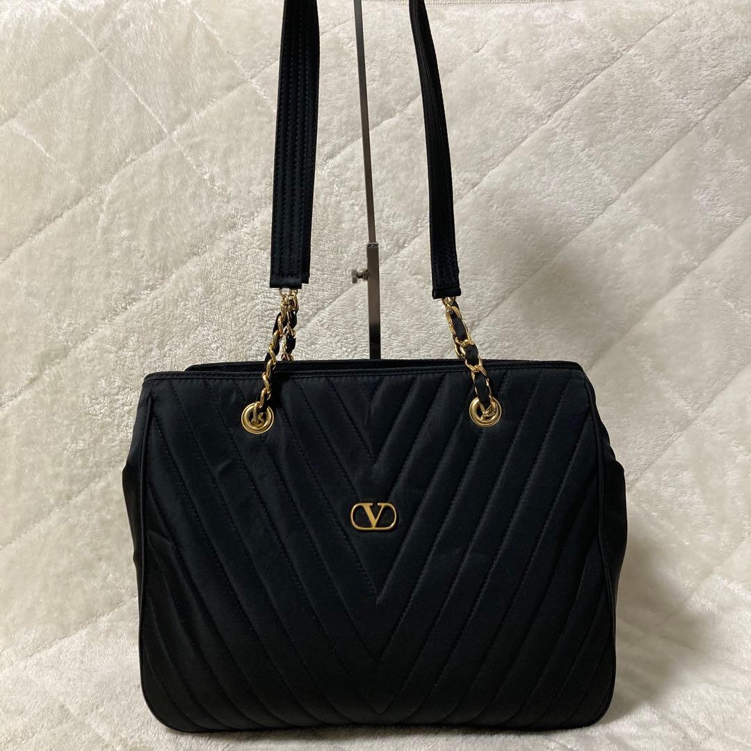 美品　ヴァレンティノ　チェーンショルダーバッグ　キルティング　インナーバッグ　黒