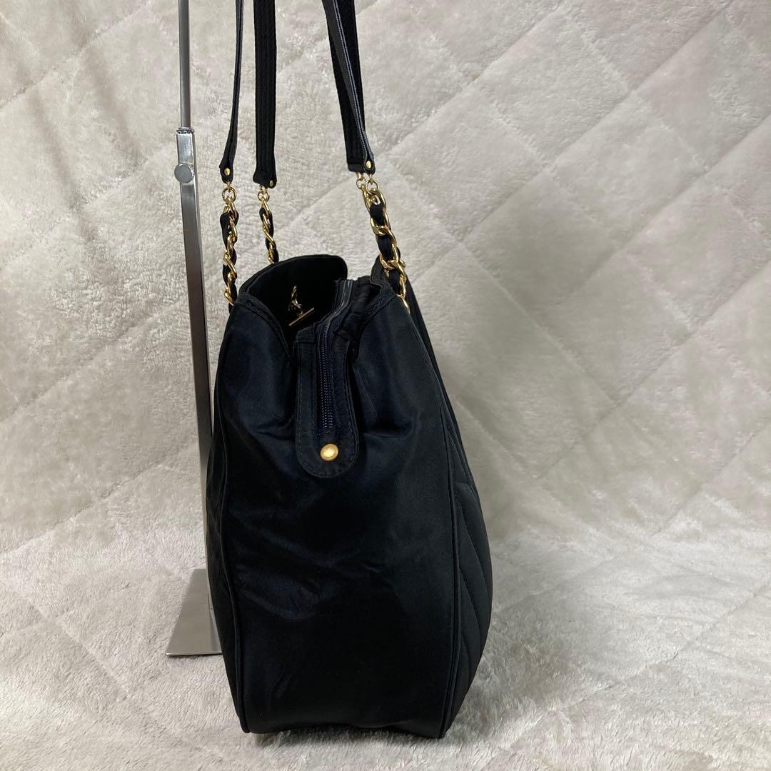 美品　ヴァレンティノ　チェーンショルダーバッグ　キルティング　インナーバッグ　黒