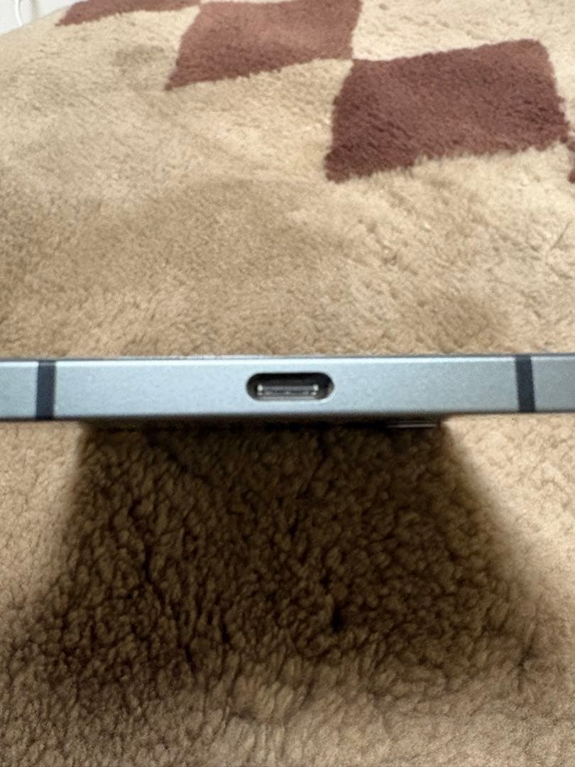 iPadPro11インチ第3世代128GB、純正カバー、非純正タッチペン付き