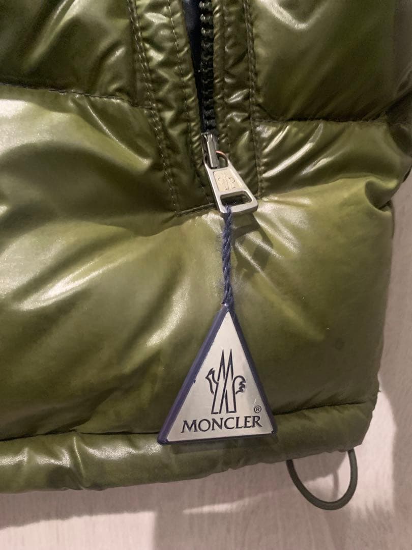 モンクレール　 ダウンジャケット EVEREST グリーン系　サイズ2