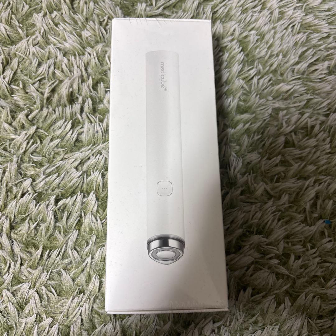 メディキューブ　BOOSTER PRO MINI ホワイト