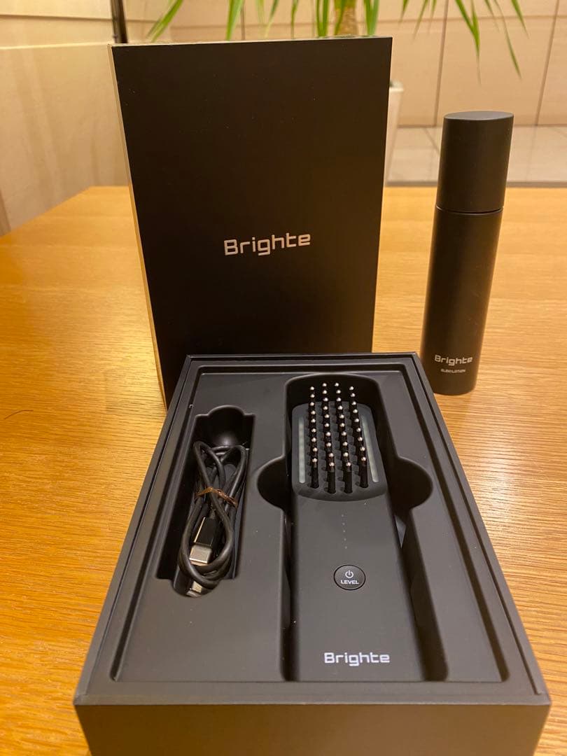 Brighte エレキブラシ　専用化粧水付き