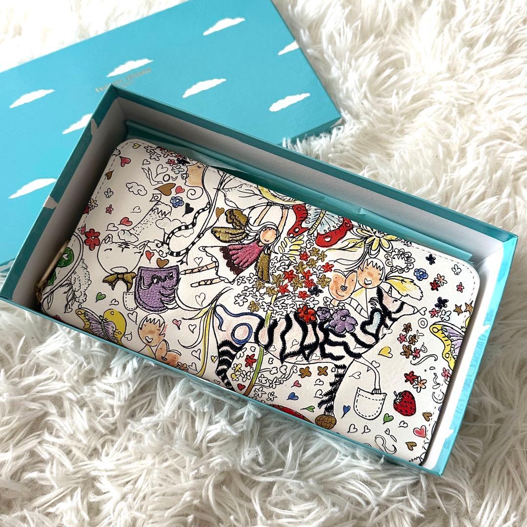 未使用品✨ツモリチサト 長財布 ラウンドジップ 総柄 刺繍 レザー 白