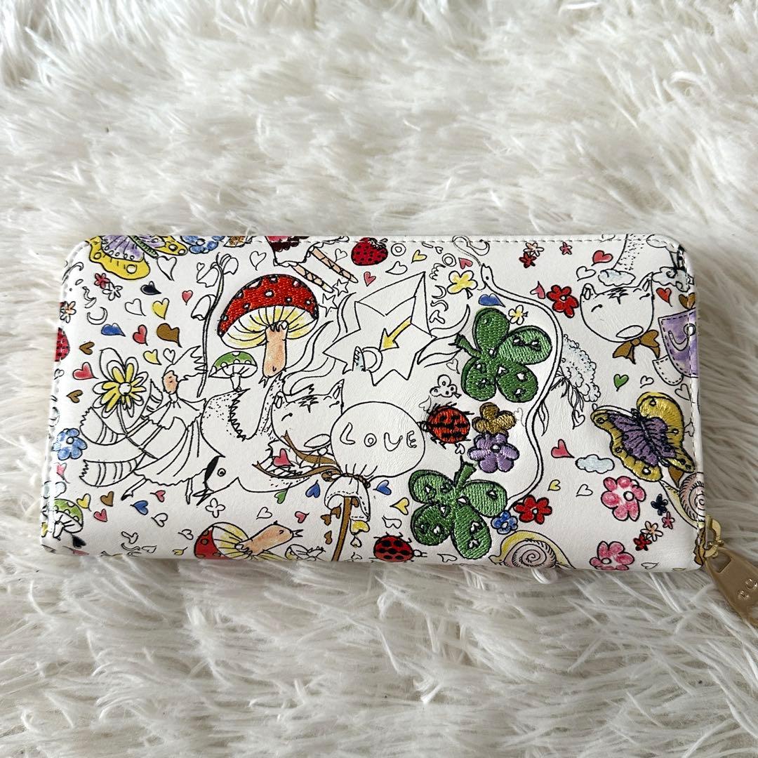 未使用品✨ツモリチサト 長財布 ラウンドジップ 総柄 刺繍 レザー 白