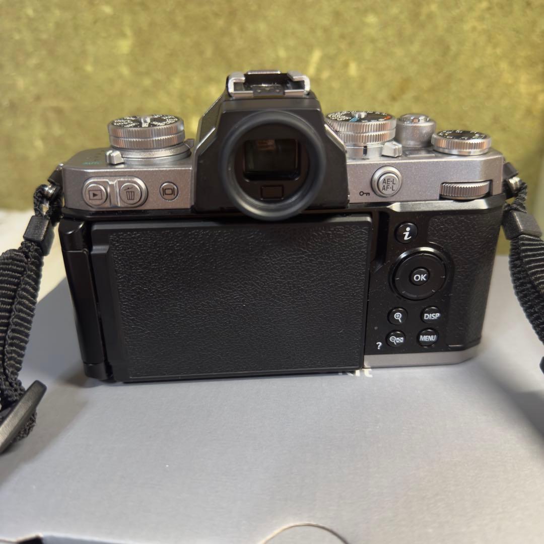 Nikon Zfc 16-50 VR レンズキット シルバー