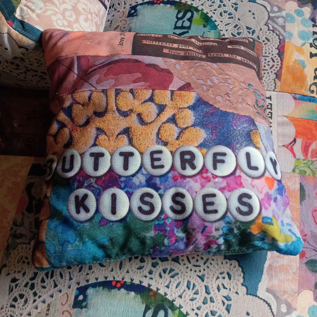 斬新カラフルポップ　パッチワーク柄　カウチソファー　共布クッション付き