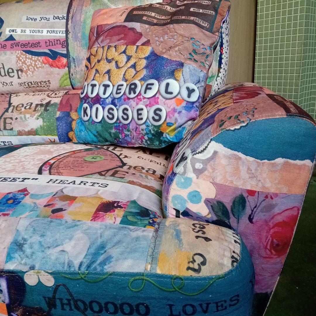 斬新カラフルポップ　パッチワーク柄　カウチソファー　共布クッション付き