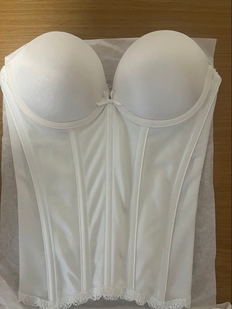 な　KURAUDIA ホワイト コルセットとショーツ セット
