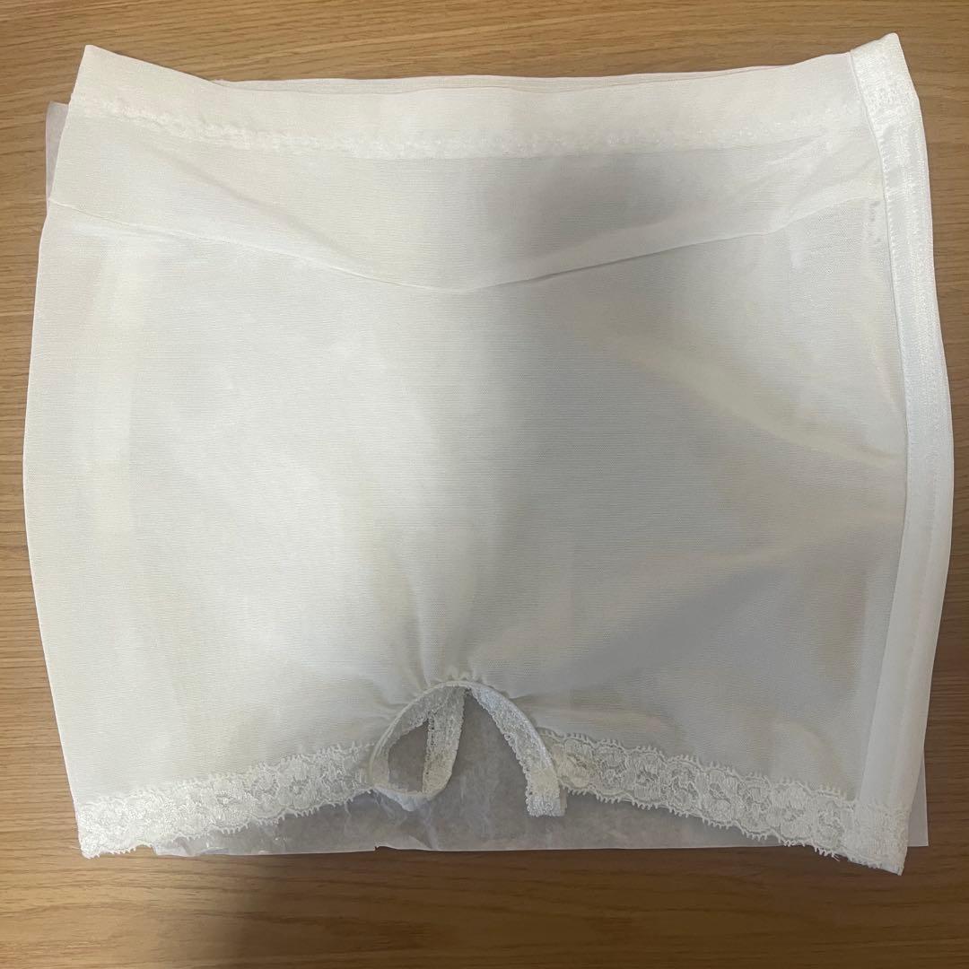 な　KURAUDIA ホワイト コルセットとショーツ セット