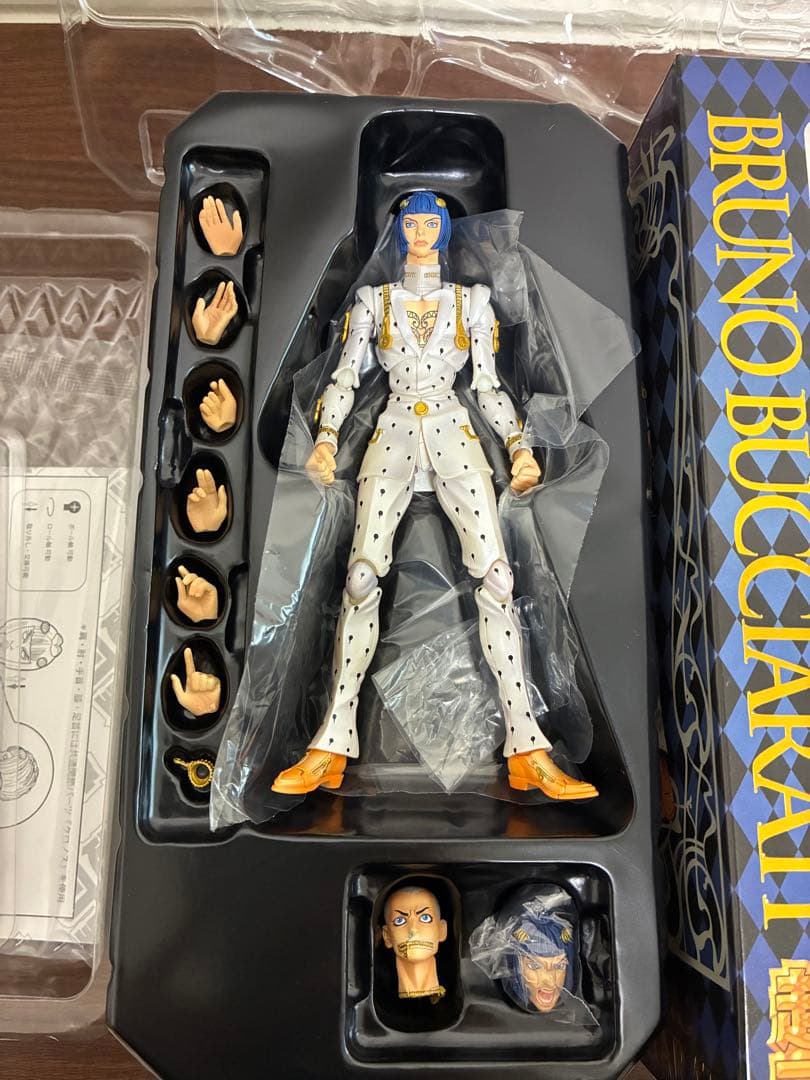 超像可動　ジョジョ　ブチャラティ　スティッキー・フィンガーズ　5部　美品
