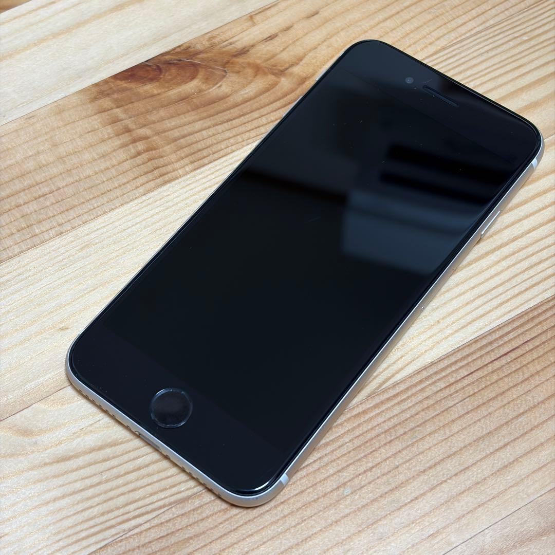 【美品】iPhoneSE3 128GB SIMフリー バッテリー新品おまけ付き！