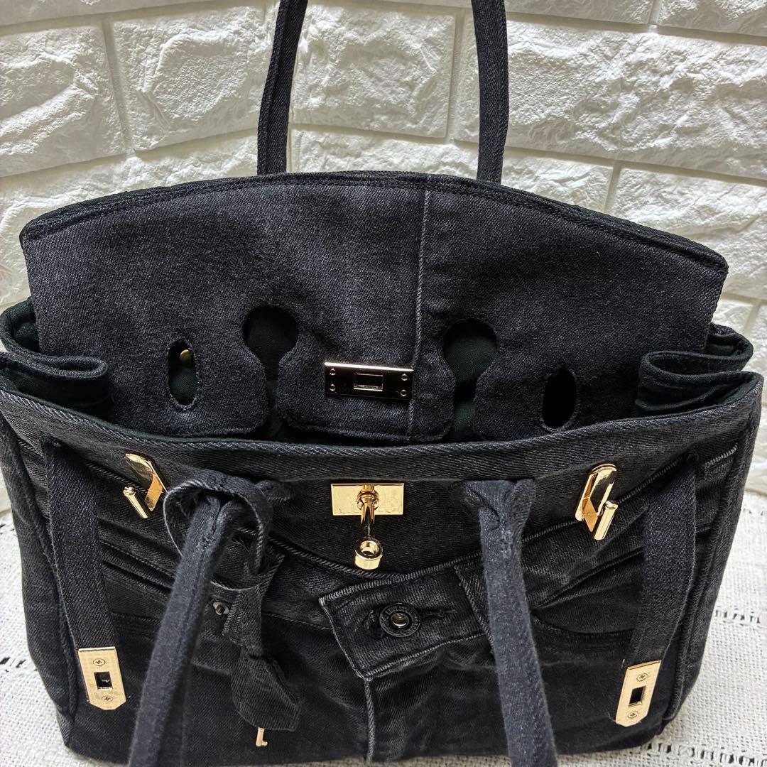 デニムリメイク フラップ付きトートバッグ　Sサイズ　 ブラックデニム　南京錠付き