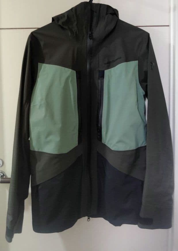Peak performance W Glavity gtx　Jacket　M