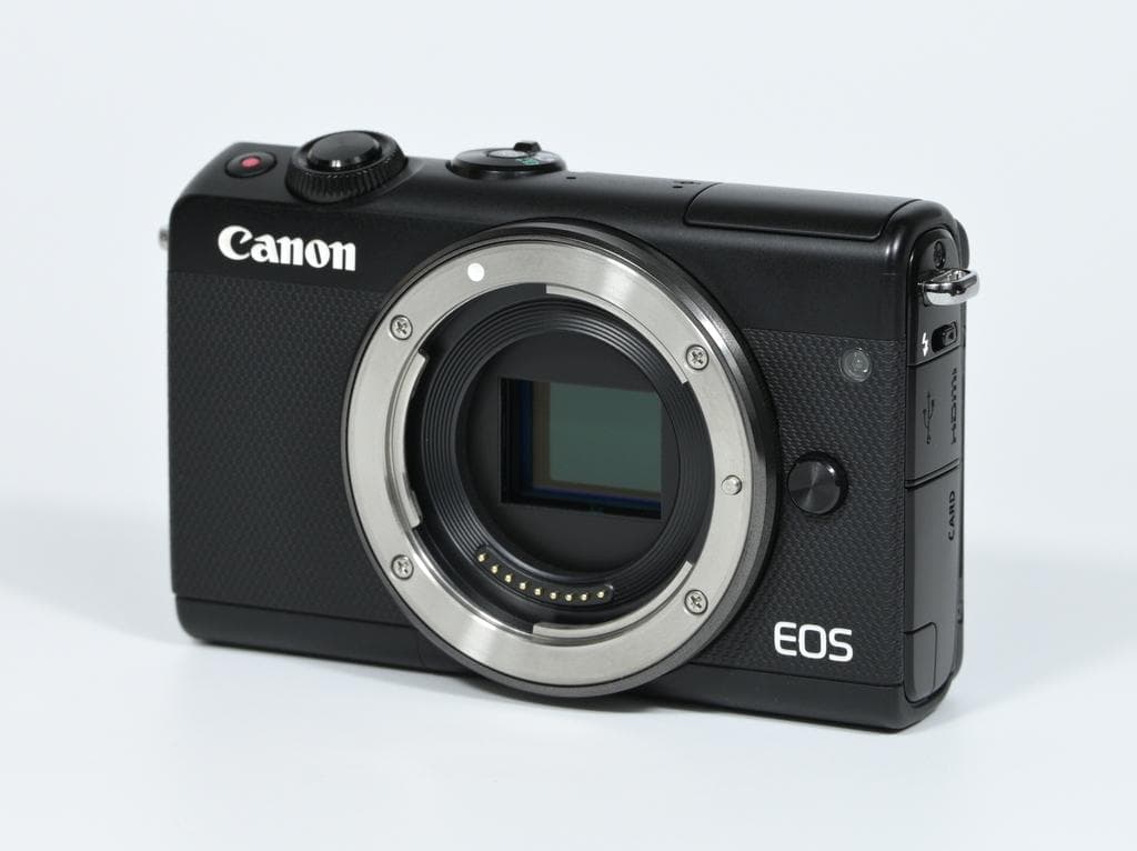 【ほぼ新品】 キヤノン　Canon EOS M100 ダブルレンズキット