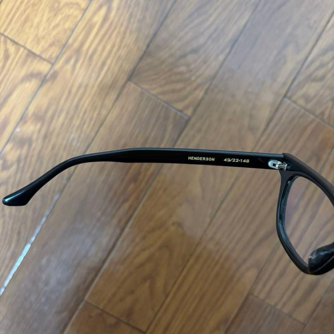 イーブルアクト　ヘンダーソン　ブラックフレームX調光レンズ