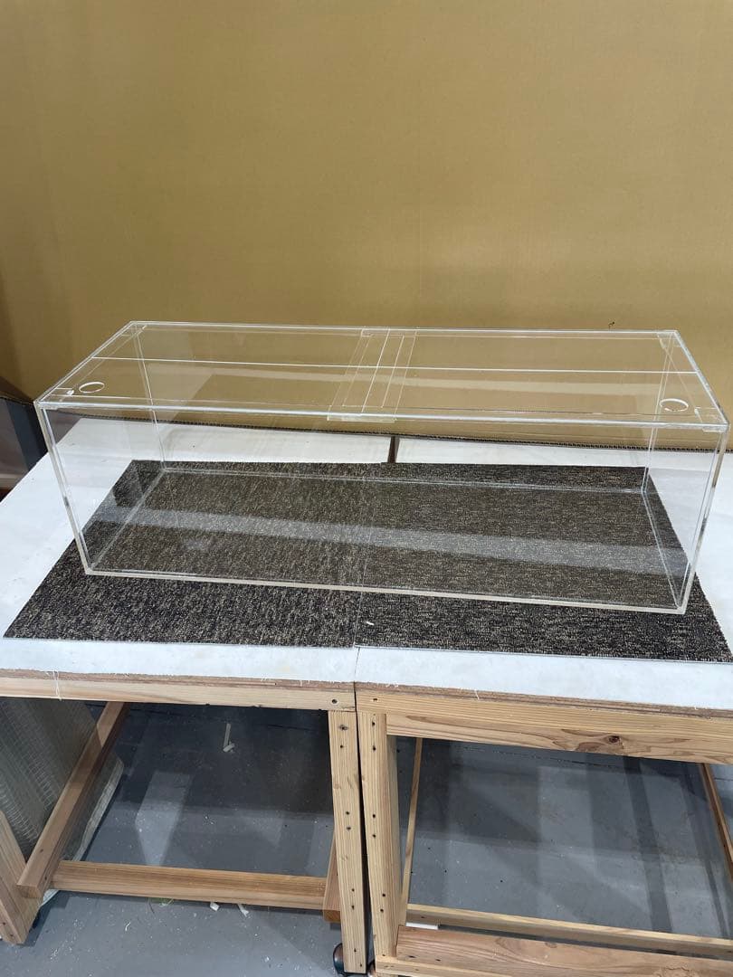 アクリル水槽4mmクリア、w900.d320.h300蓋4枚付き。