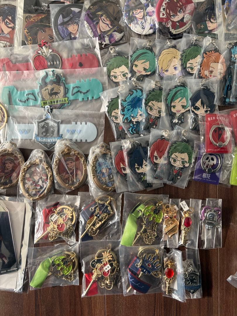 【お買得】ツイステッドワンダーランドグッズまとめ売り約250点大量セット