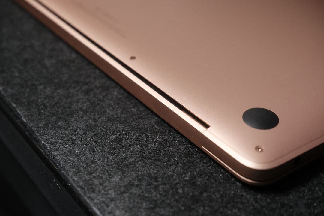 Macbook air 13インチ(2018)　ゴールド