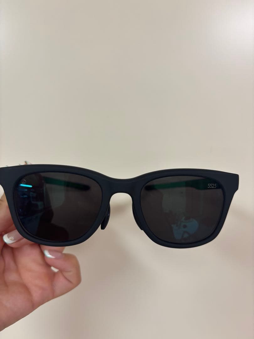 Eyevol 5525サングラス 黒/緑 収納袋付き