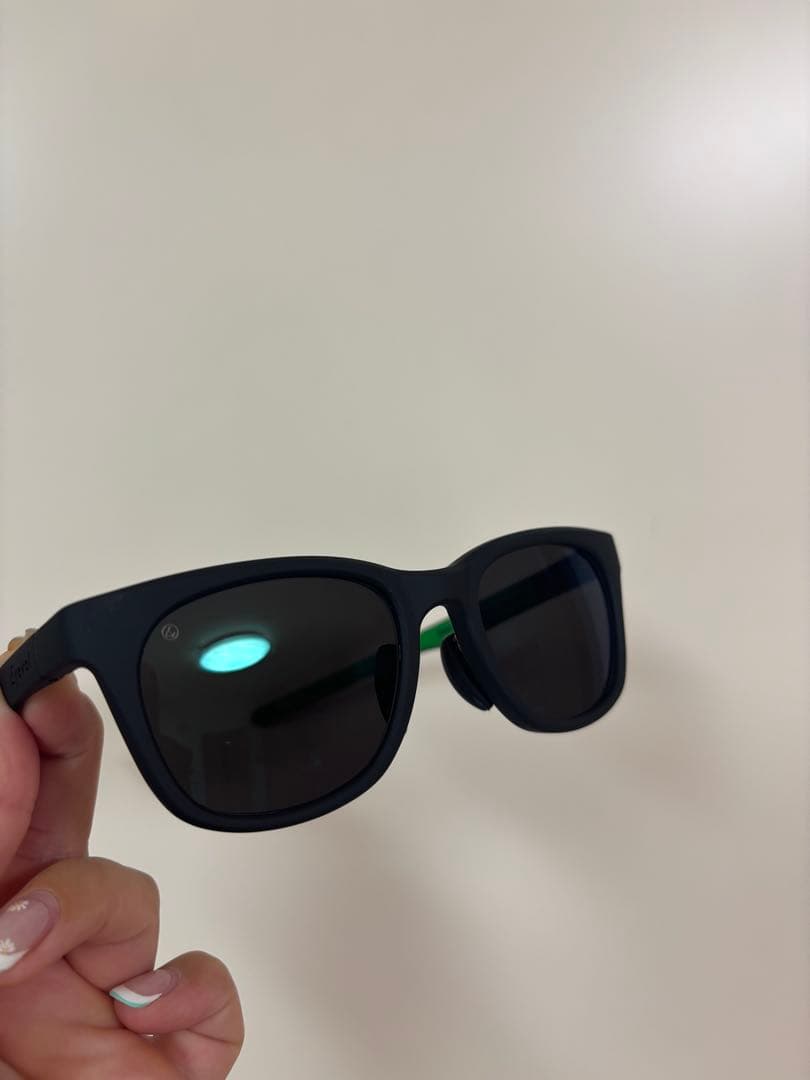 Eyevol 5525サングラス 黒/緑 収納袋付き