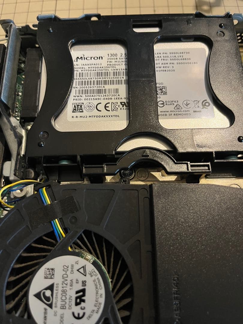 Think Center Tiny レノボ　m720q 10T8 ミニPC