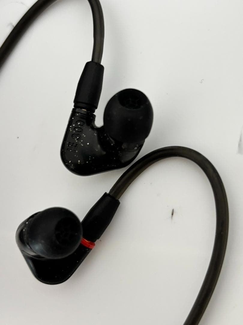 ゼンハイザー　IE 300 イヤフォン　有線