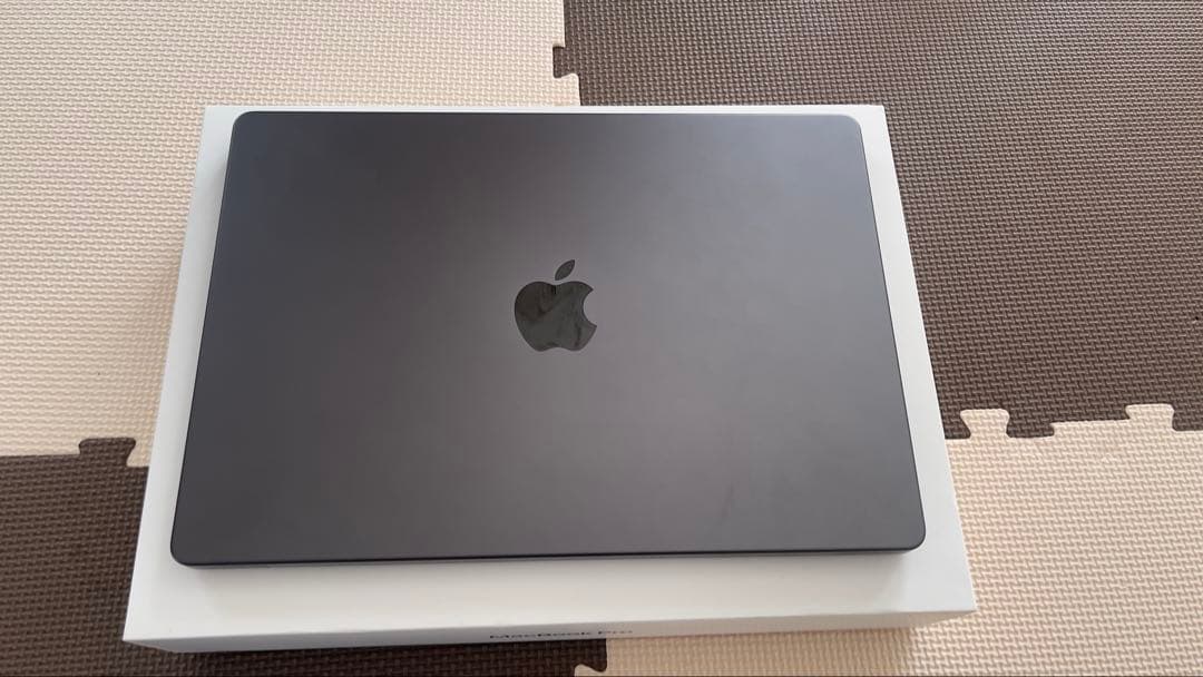 M4Max MacBook Pro14インチスペースグレー
