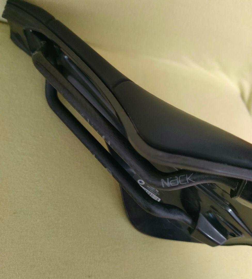 プロロゴ スクラッチM5 Nack カーボンレール ブラック サドル