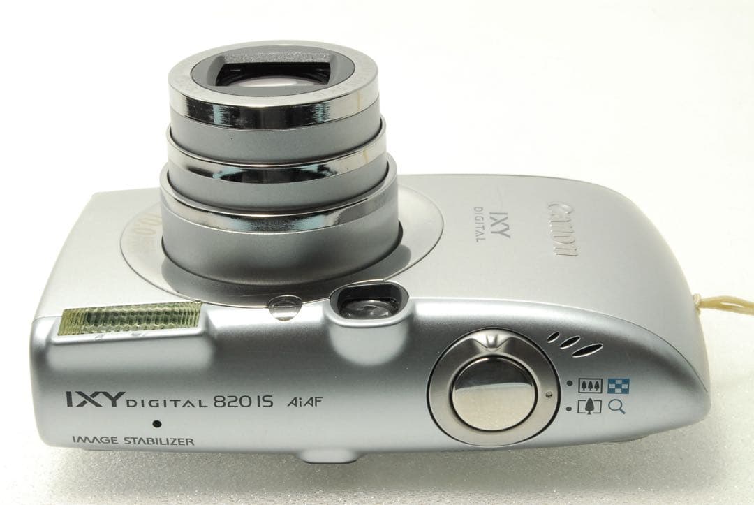 楽一番公式アカウント03様_Canon IXY 820 IS❤️シルバー