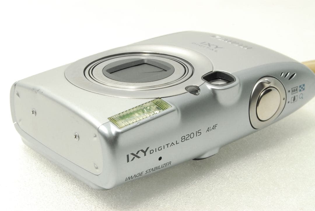 楽一番公式アカウント03様_Canon IXY 820 IS❤️シルバー