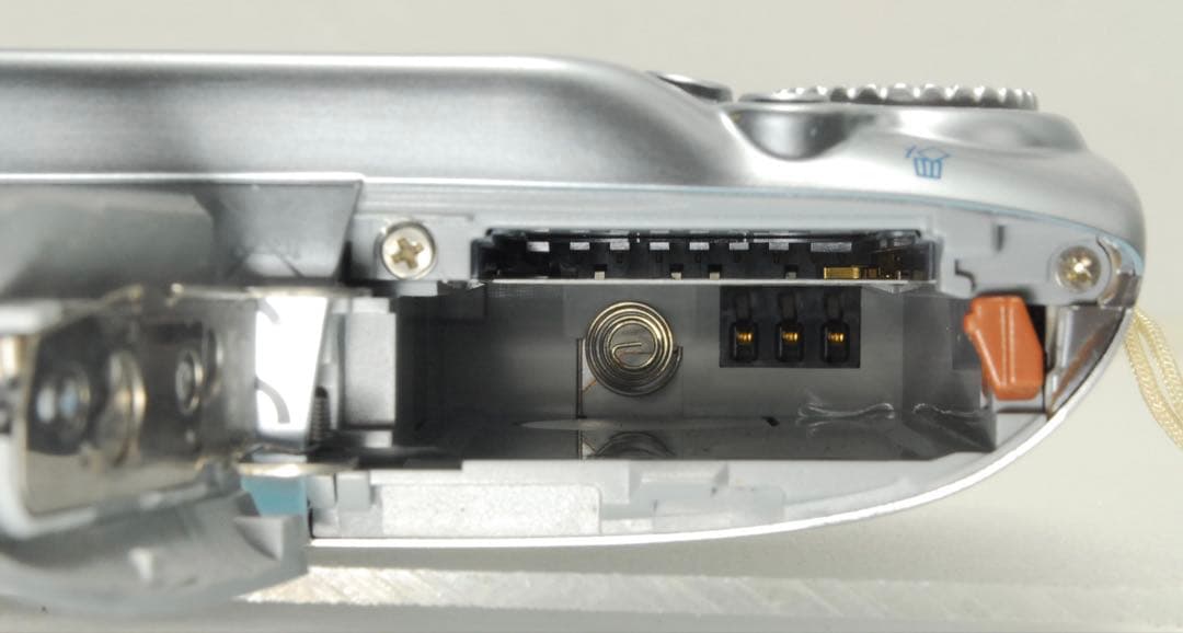 楽一番公式アカウント03様_Canon IXY 820 IS❤️シルバー