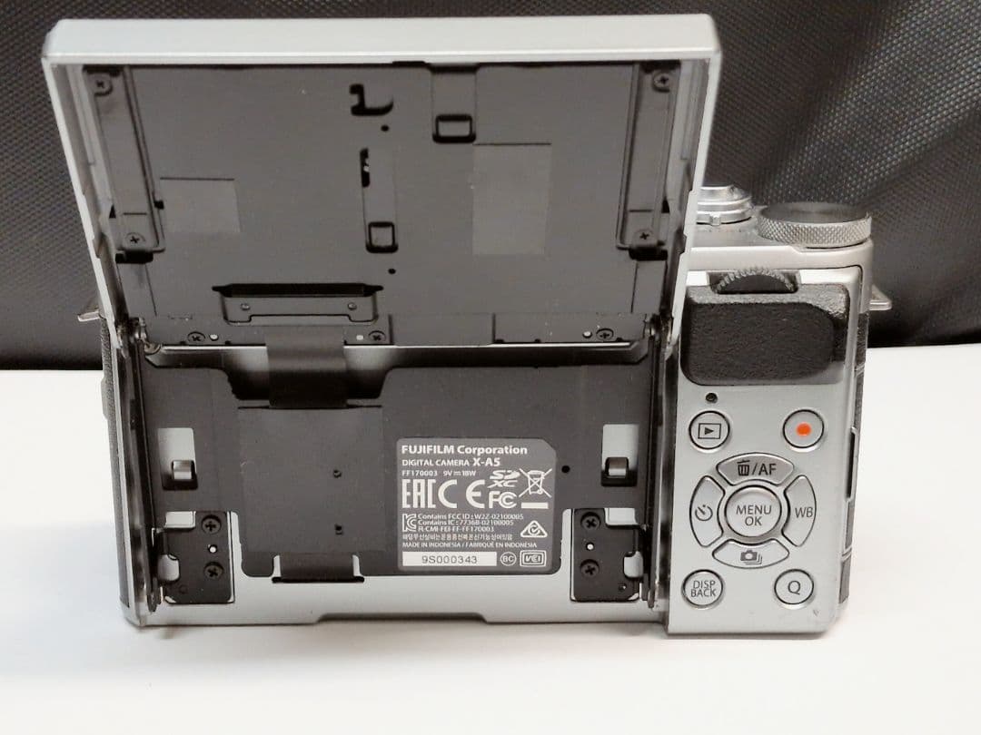 FUJIFILM X-A5 ミラーレス一眼カメラ レンズキット　M2907