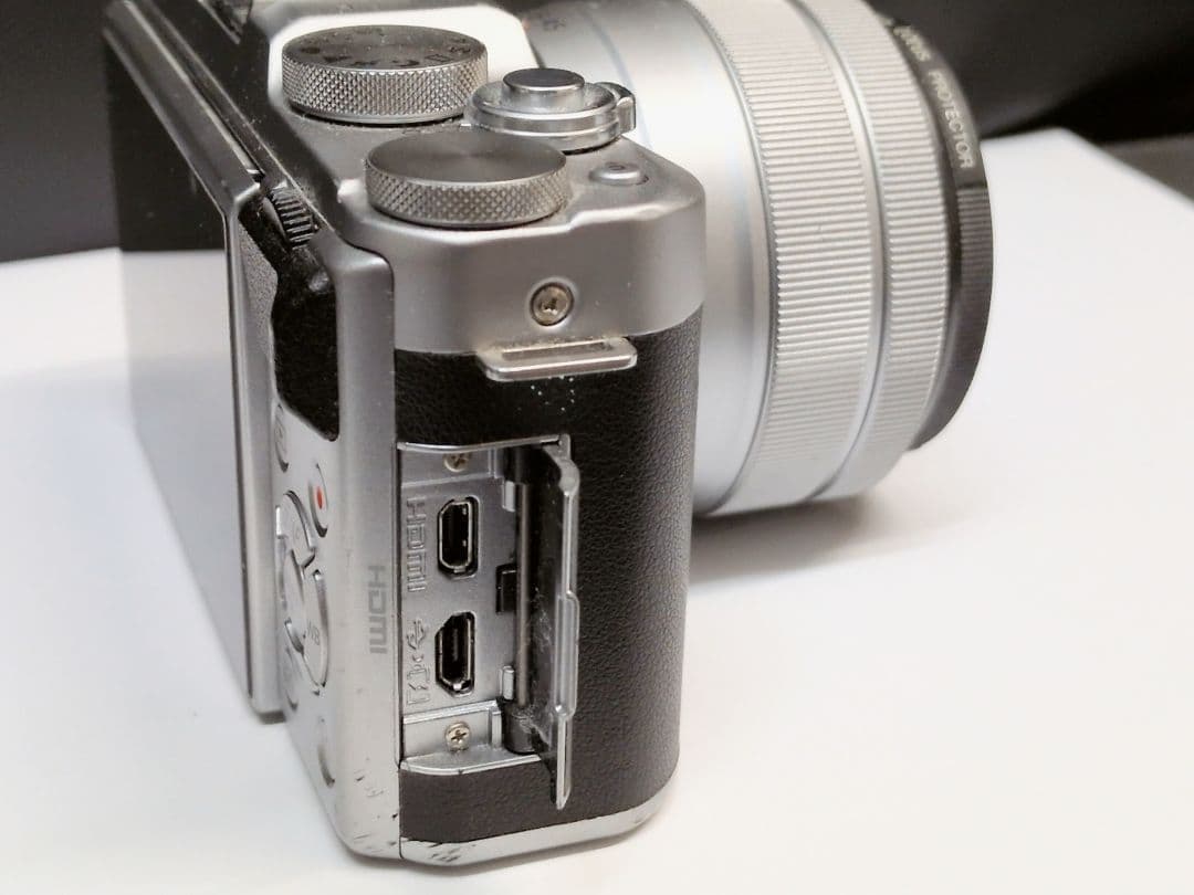 FUJIFILM X-A5 ミラーレス一眼カメラ レンズキット　M2907