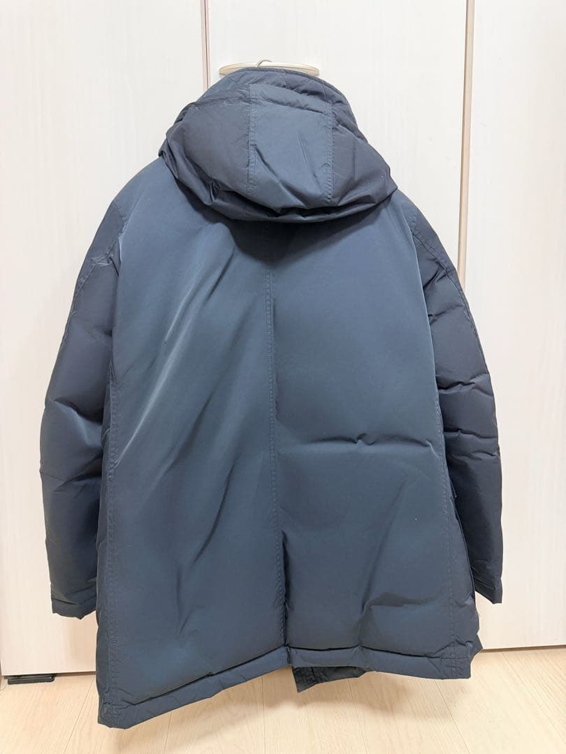 TOMORROWLANDトゥモローランド　フード付きダウンジャケットネイビー