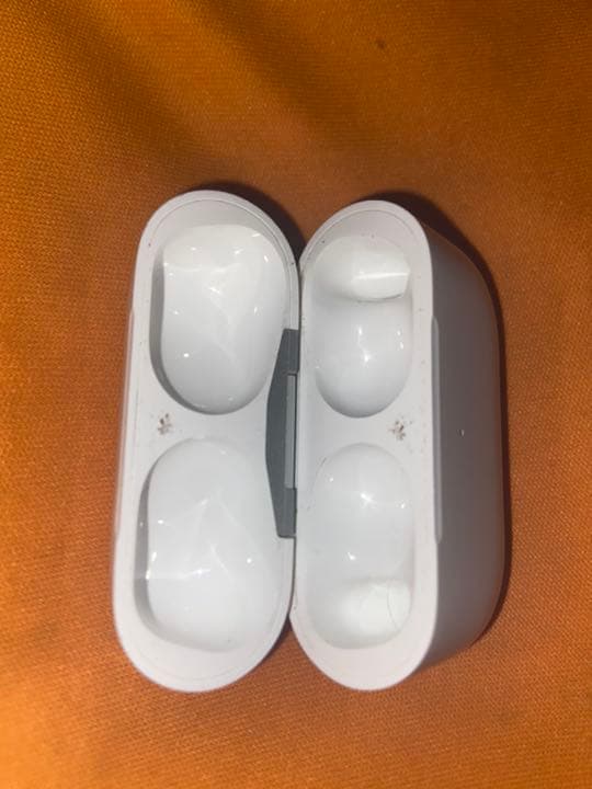 Apple AirPods pro ケースのみ