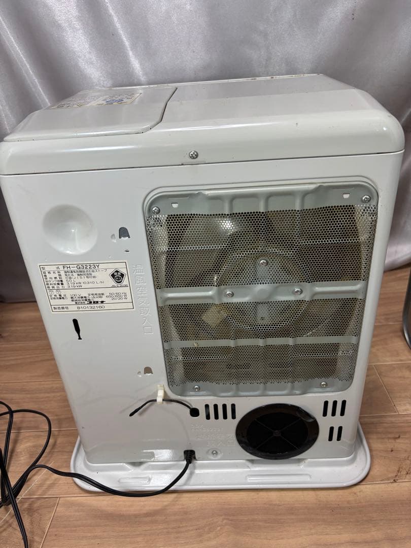 コロナファンヒーター　23年製　 保証付　〜12畳