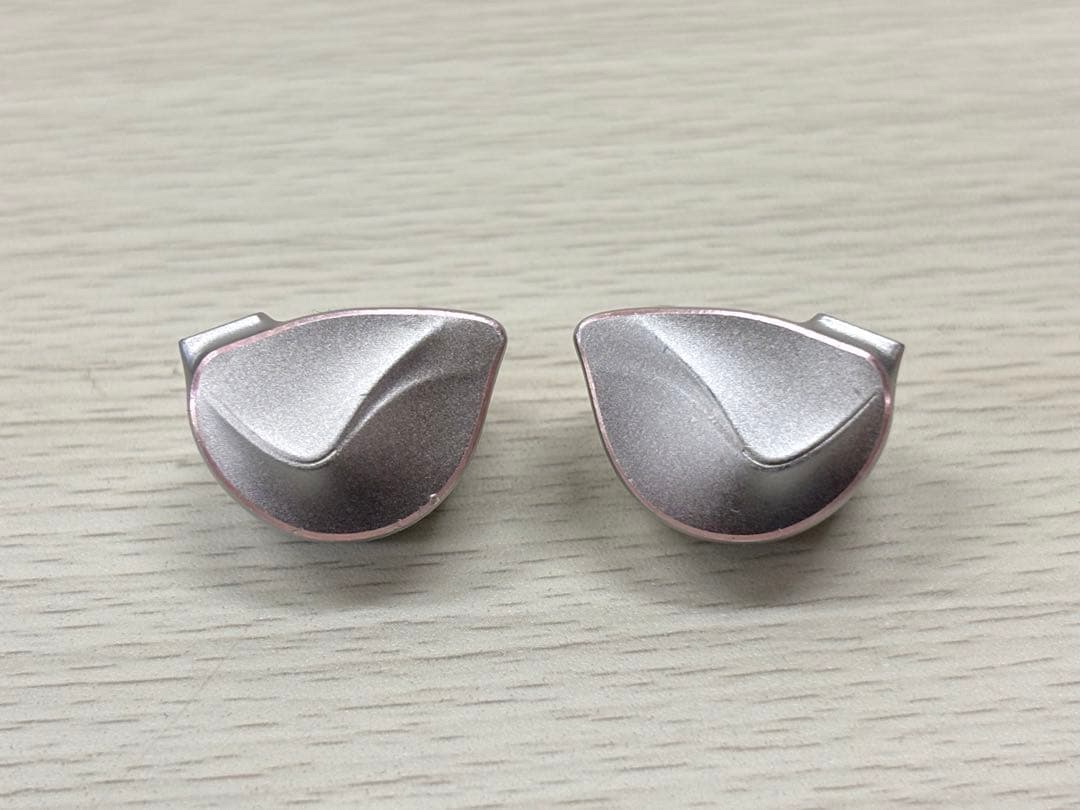 BQEYZ イヤホン Winter シルバー 4.4mm 122