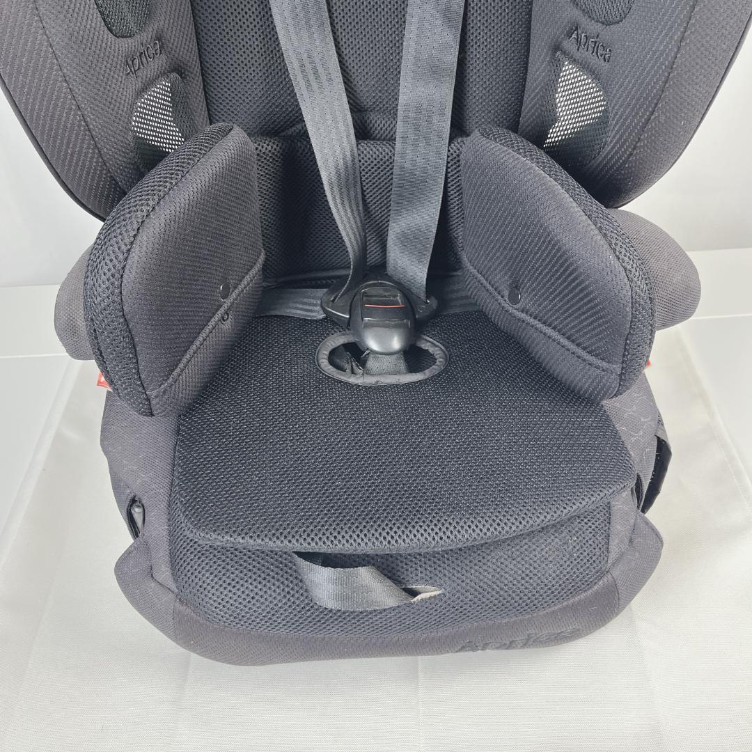 美品☘️ アップリカ　ジュニアシート　 エアグルーヴプラス　ブラック