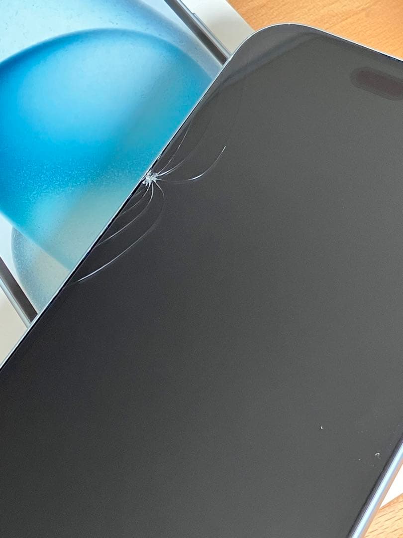 画面割れ iPhone15 本体 青 128GB iPhone 15 Apple