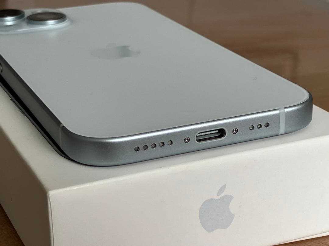 画面割れ iPhone15 本体 青 128GB iPhone 15 Apple