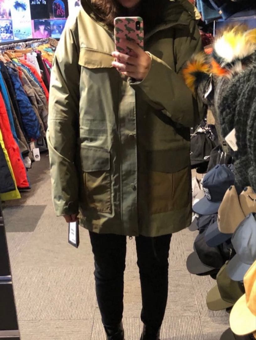 カ*♡様 Burton ウィメンズ スノーボードジャケット 防水フード付き カー