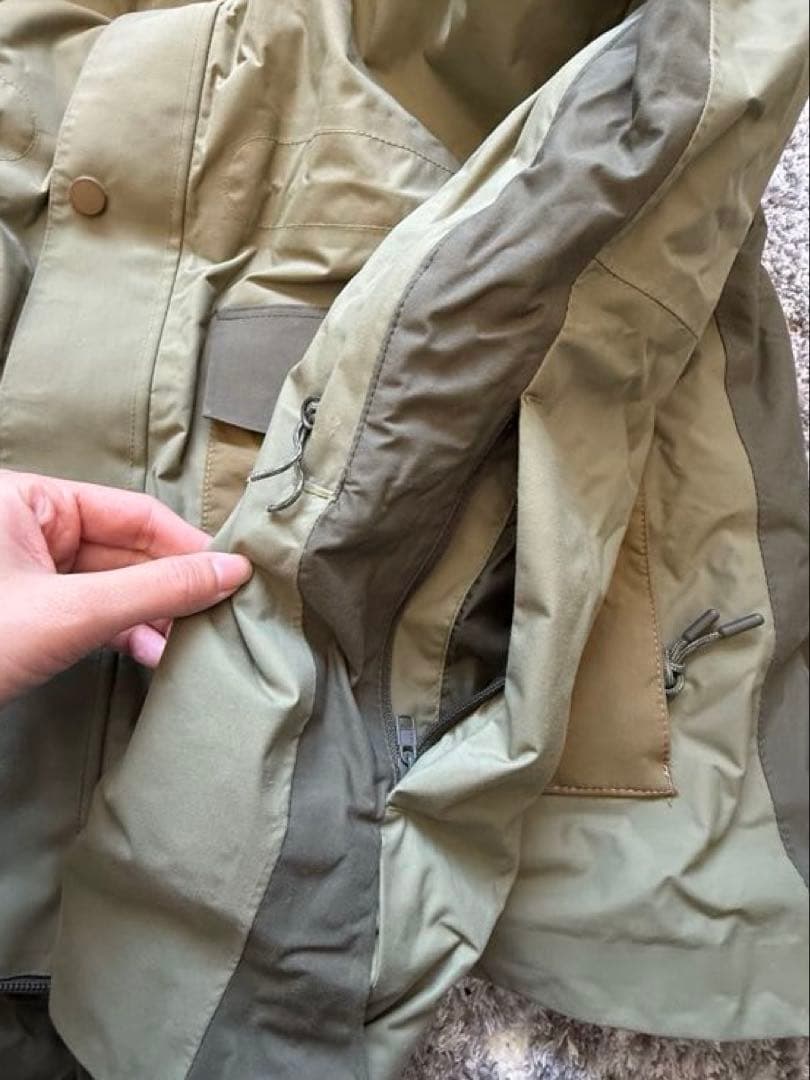 カ*♡様 Burton ウィメンズ スノーボードジャケット 防水フード付き カー