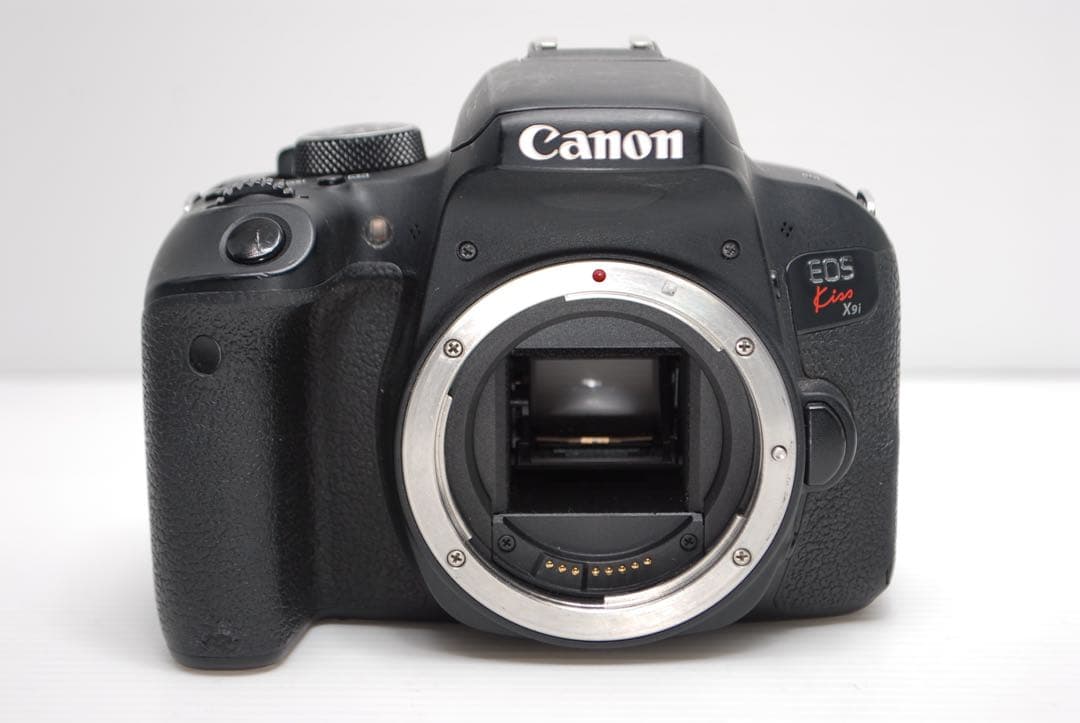 ▪️Canon kiss X9i▪️極美品 高速&正確なAF 軽量で持ち運びOK