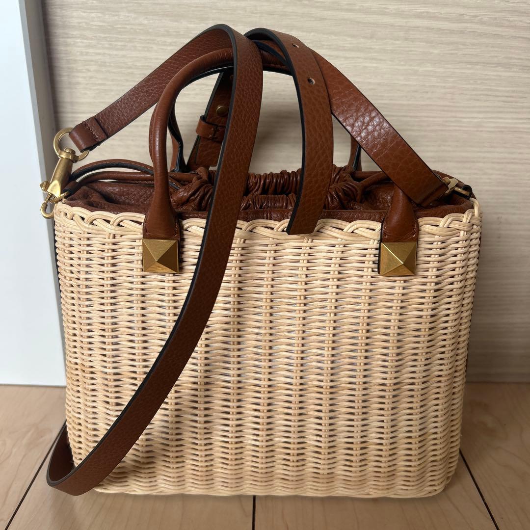 【最終値下げ27日削除予定】【正規品】【新品未使用】ヴァレンティノ　カゴバッグ