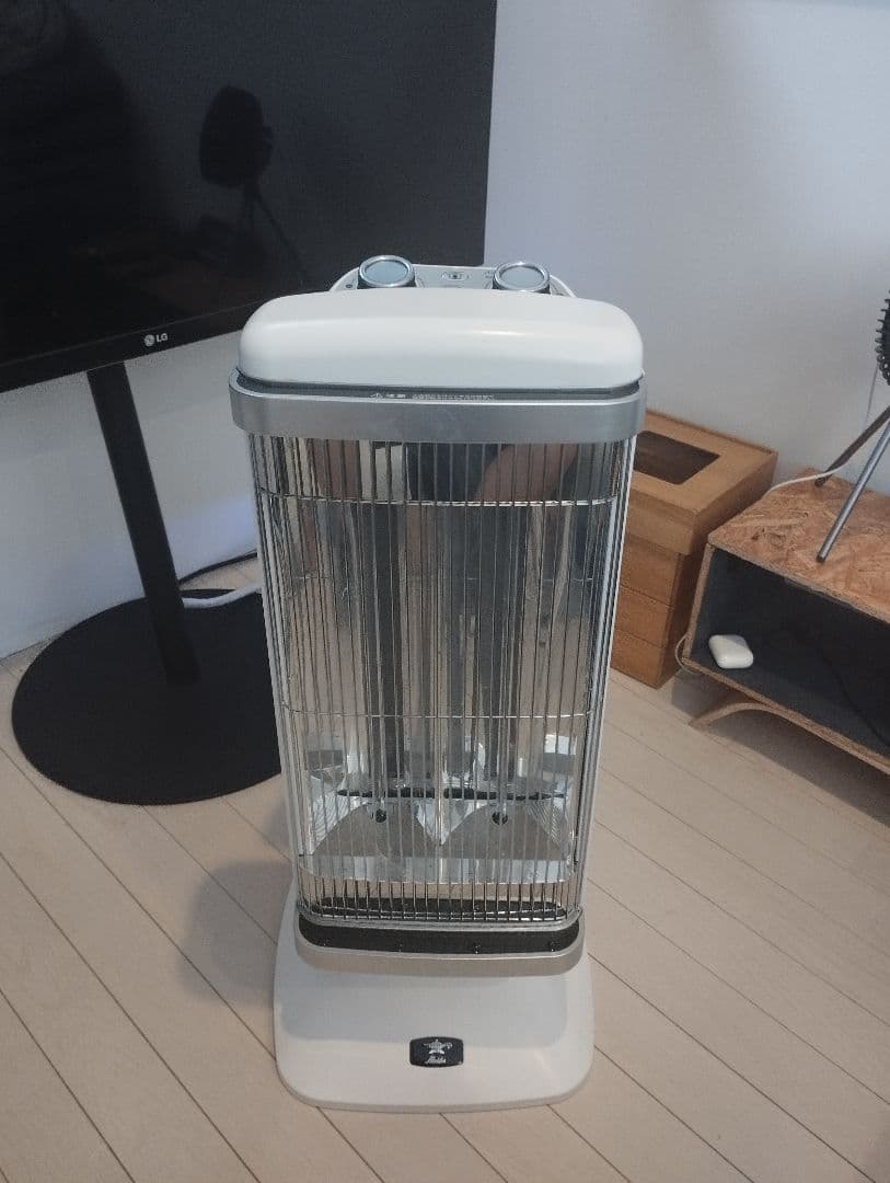 美品 アラジン 遠赤グラファイトヒーター白AEH-2G10AJ 2021年製