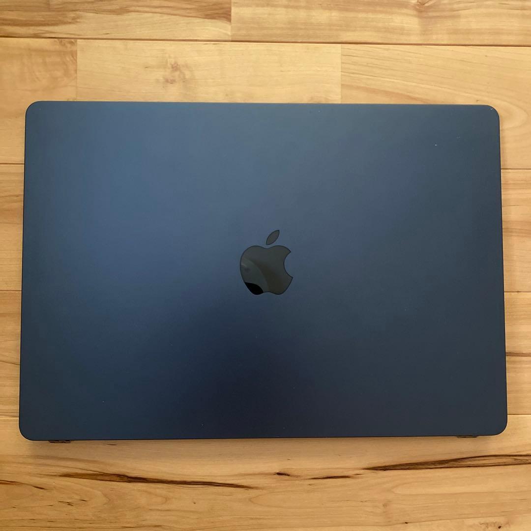 Apple MacBook Air 15 インチ　ディスプレイ ：スペースグレー