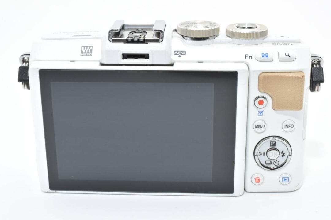【美品/充電器付き！】OLYMPUS PEN Lite E-PL7 #107