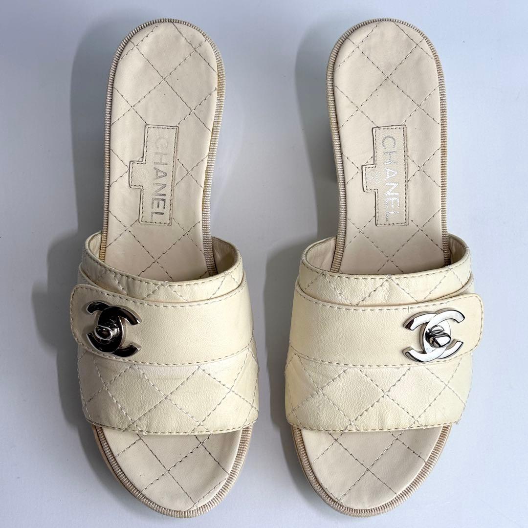 CHANEL シャネル ターンロック ミュール レザー アイボリー ヒール8㎝