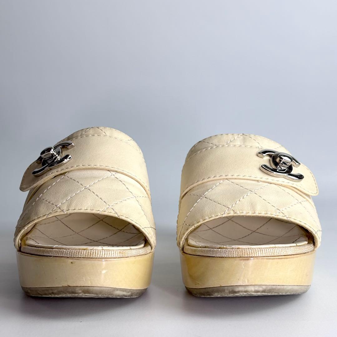 CHANEL シャネル ターンロック ミュール レザー アイボリー ヒール8㎝